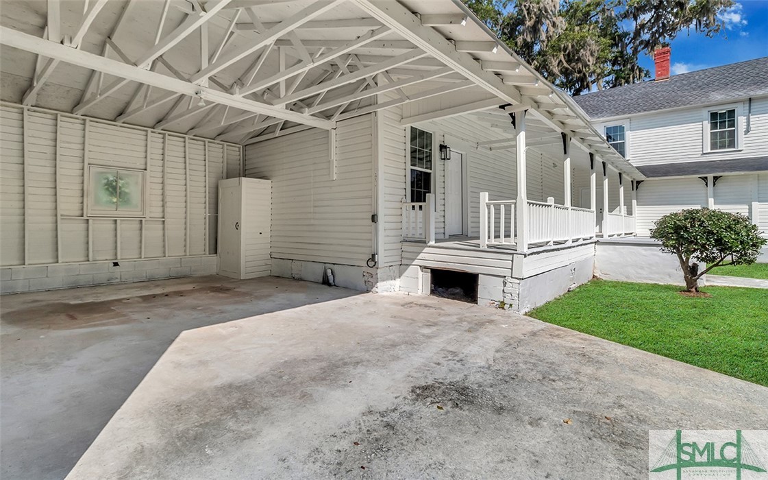 135 SW McQueen Street