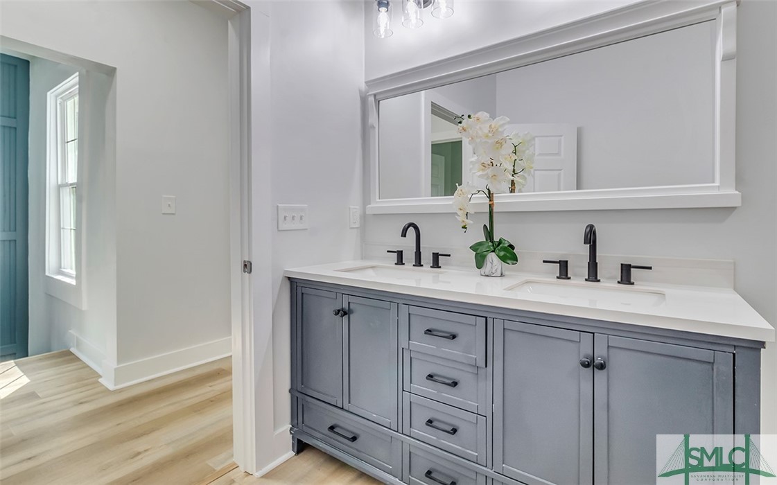 135 SW McQueen Street