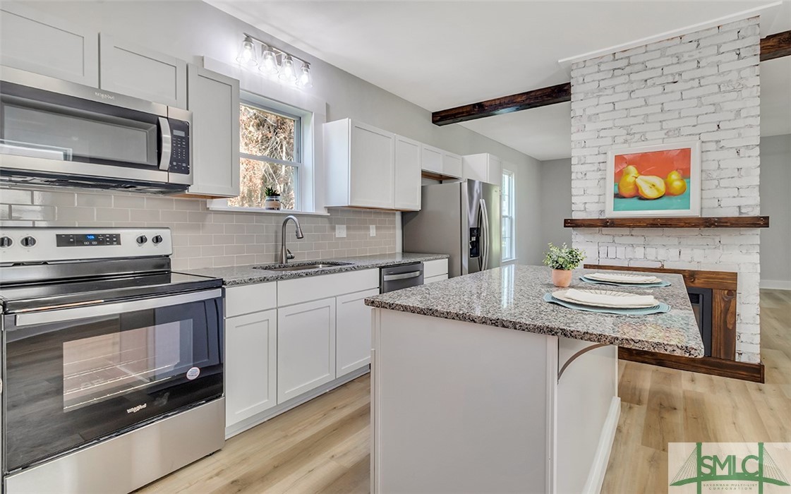 135 SW McQueen Street