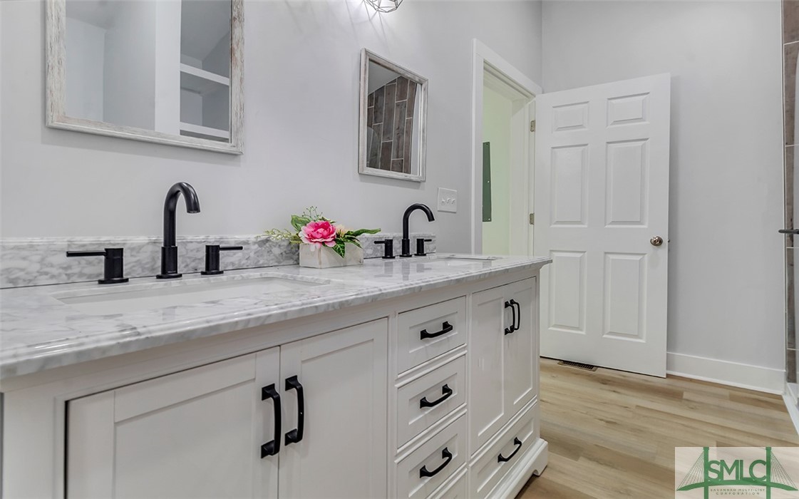 135 SW McQueen Street