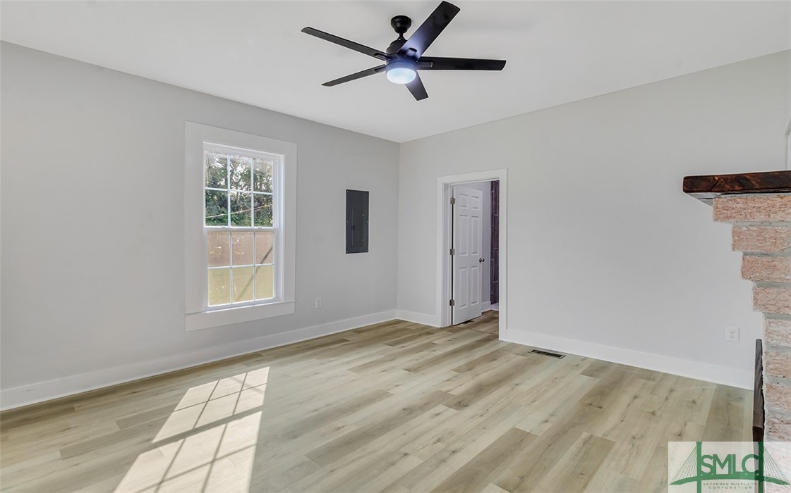 135 SW McQueen Street