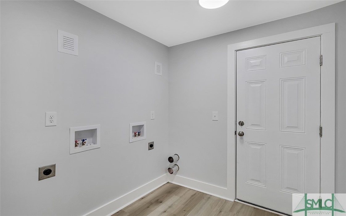 135 SW McQueen Street