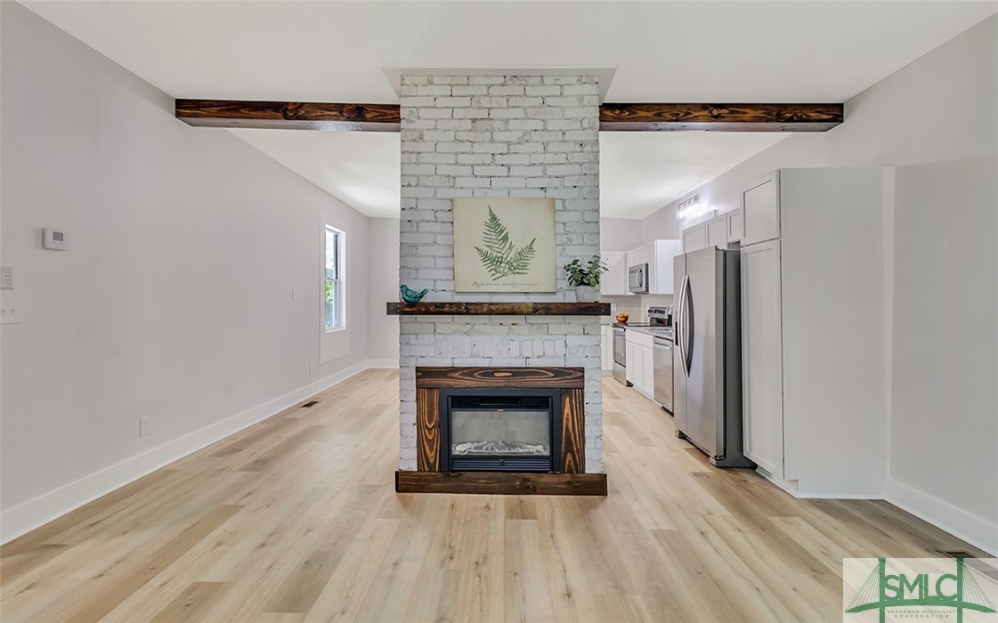 135 SW McQueen Street