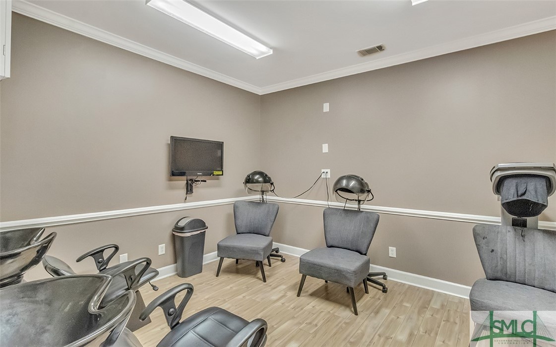 9100 White Bluff Road 406