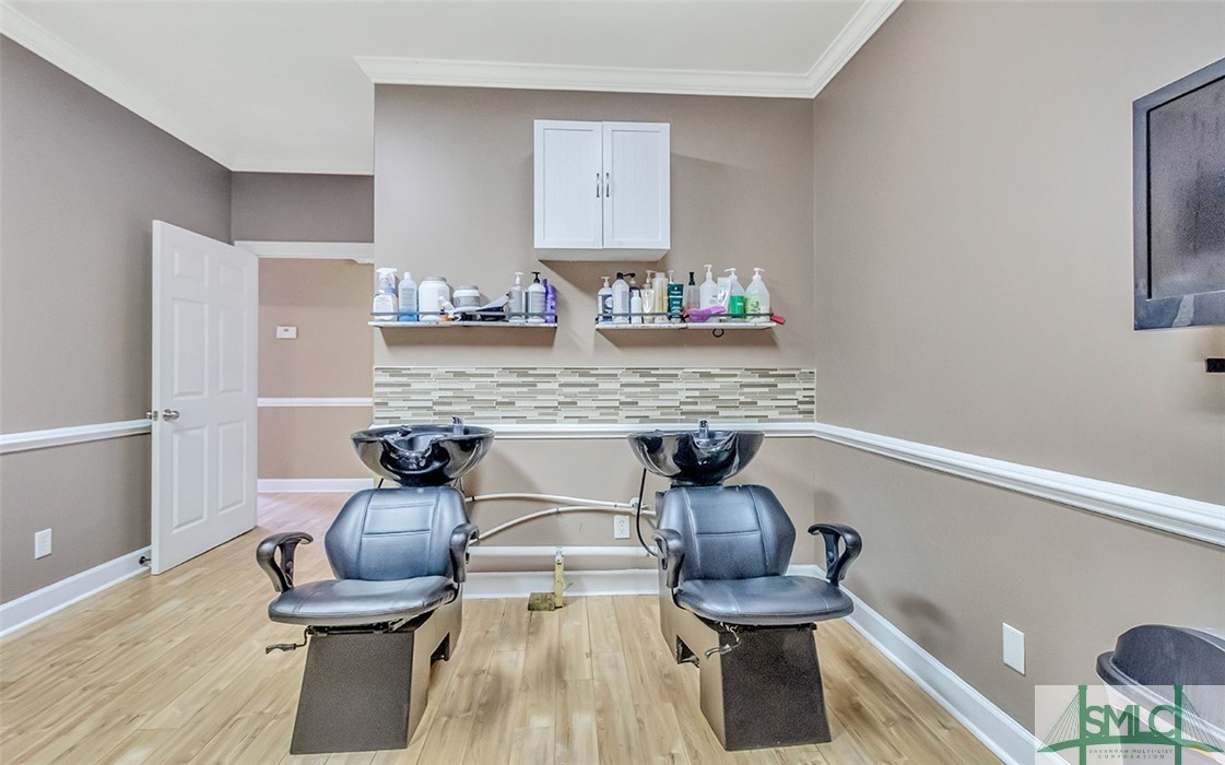 9100 White Bluff Road 406