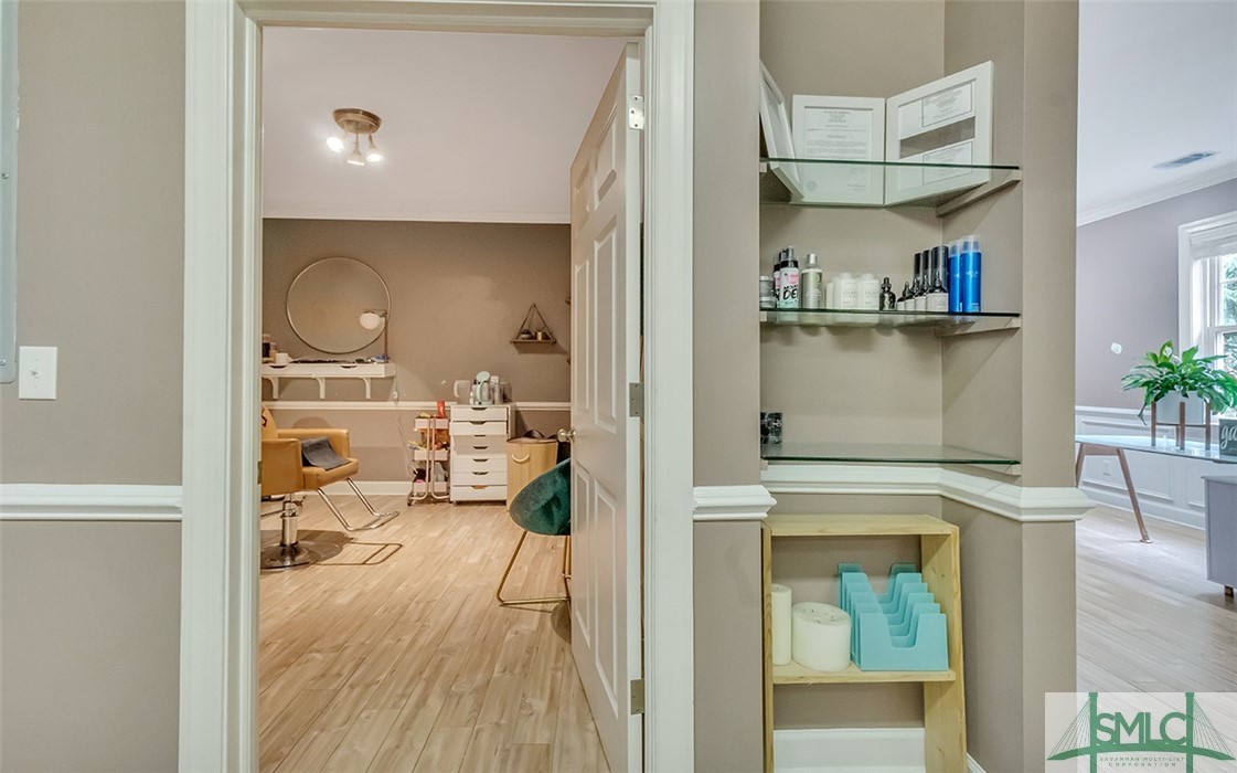 9100 White Bluff Road 406