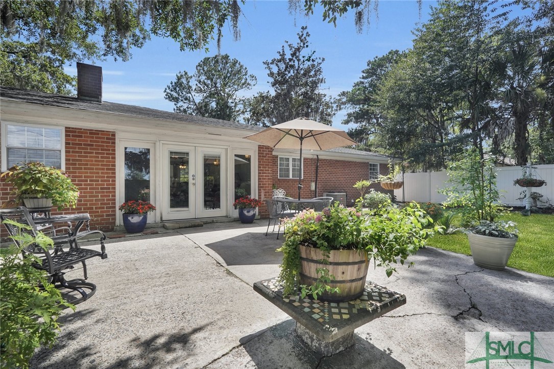 122 E Fairmont Avenue