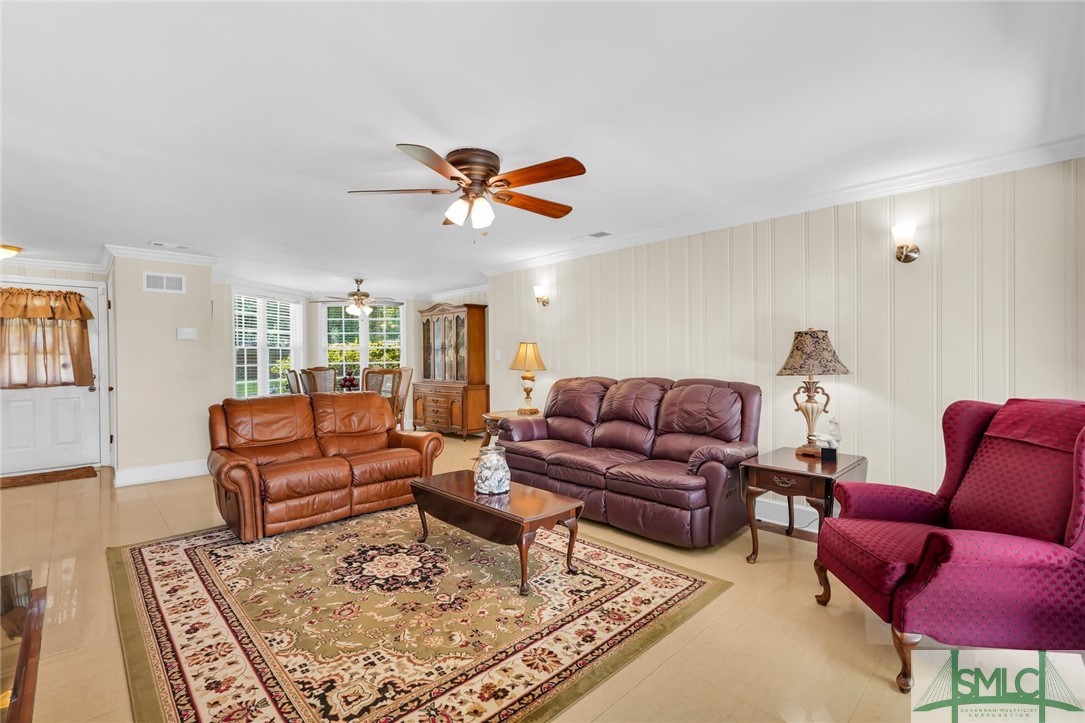 122 E Fairmont Avenue