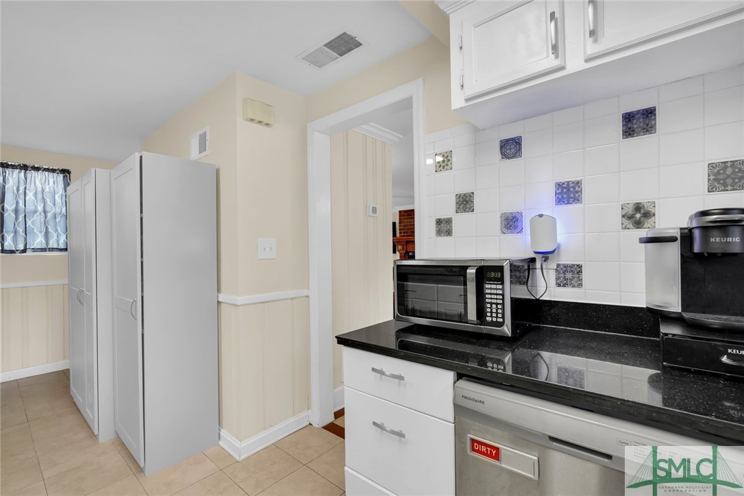 122 E Fairmont Avenue