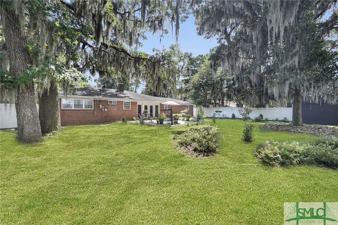 122 E Fairmont Avenue