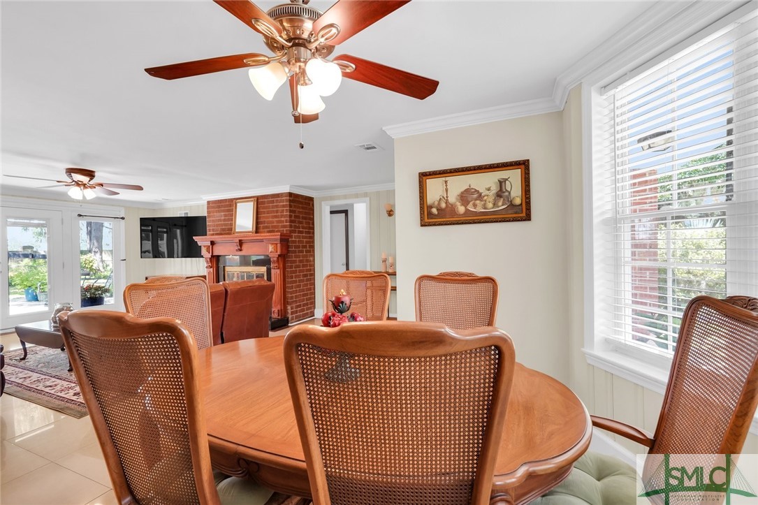 122 E Fairmont Avenue