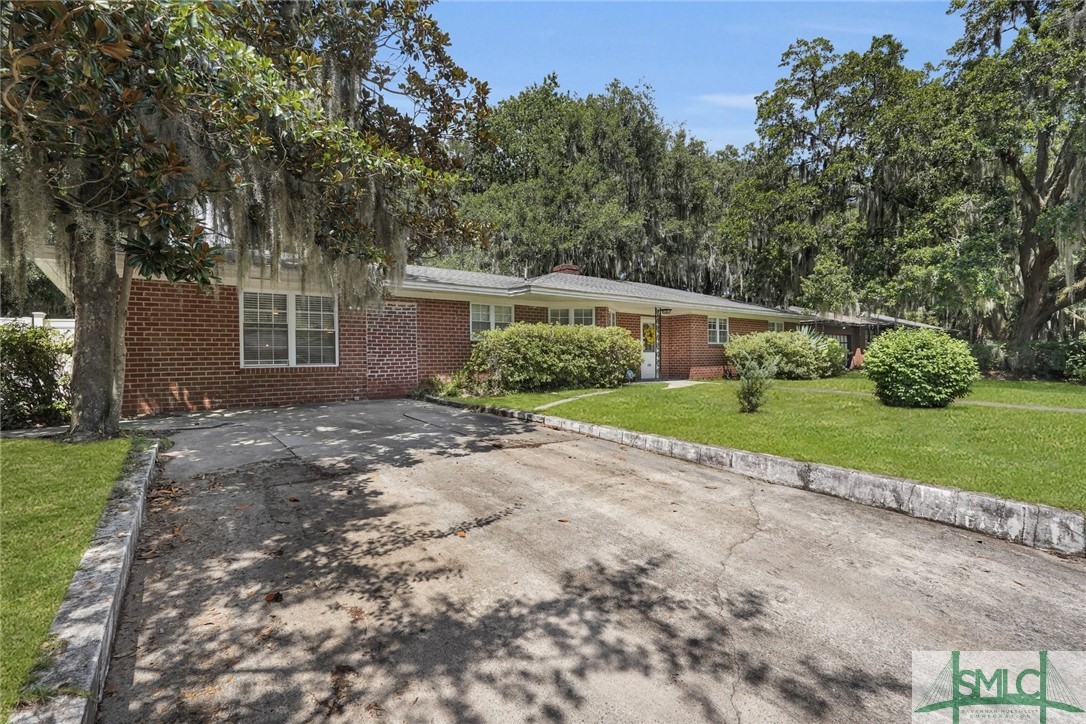 122 E Fairmont Avenue