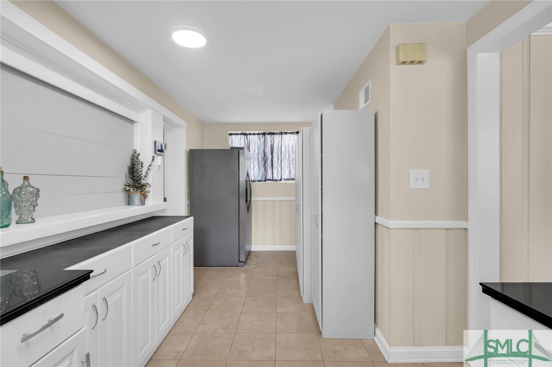 122 E Fairmont Avenue