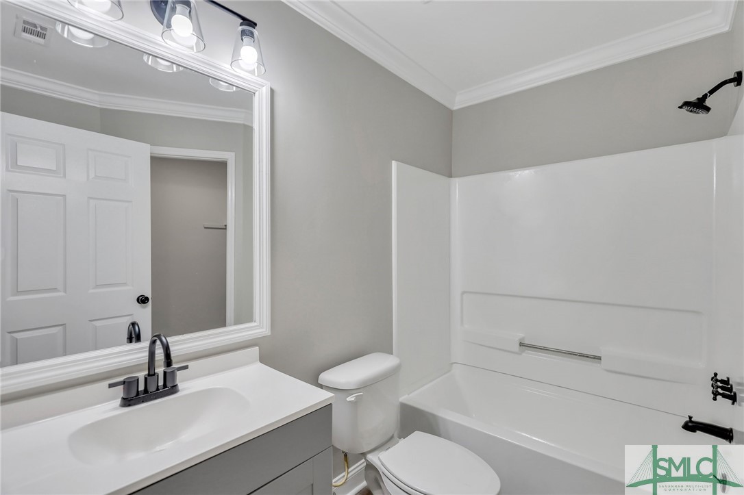 9 QUAIL HOLLOW Court W