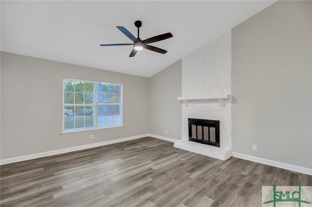 9 QUAIL HOLLOW Court W