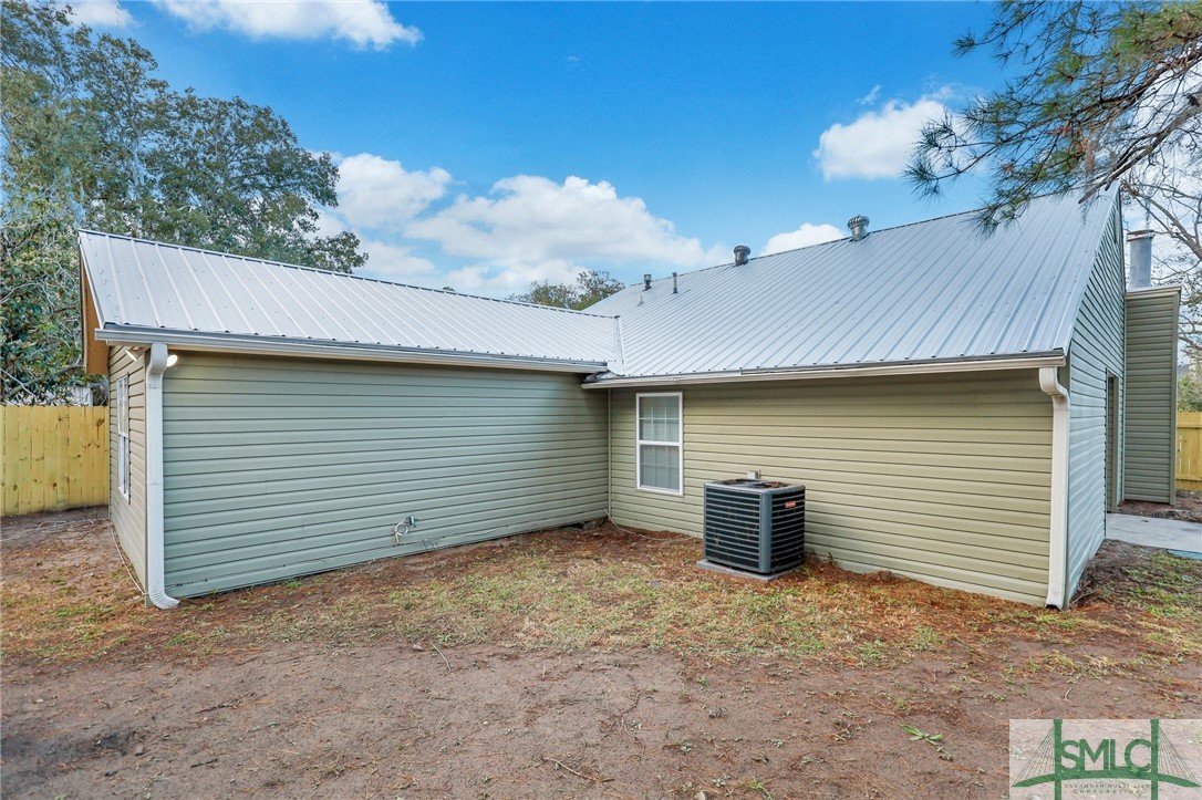 9 QUAIL HOLLOW Court W