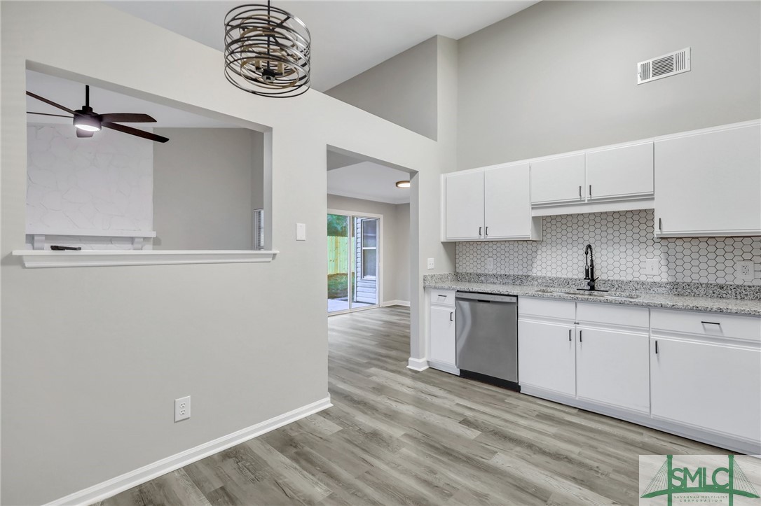 9 QUAIL HOLLOW Court W