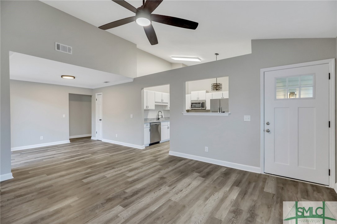 9 QUAIL HOLLOW Court W