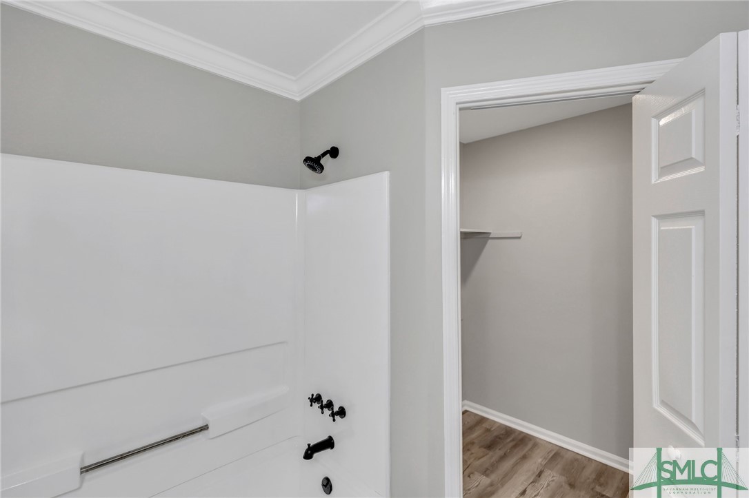 9 QUAIL HOLLOW Court W