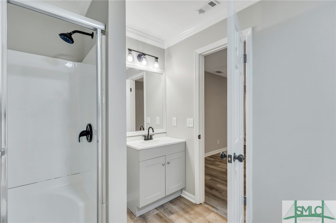 9 QUAIL HOLLOW Court W