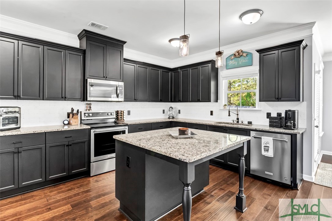 123 Green Paddock Circle