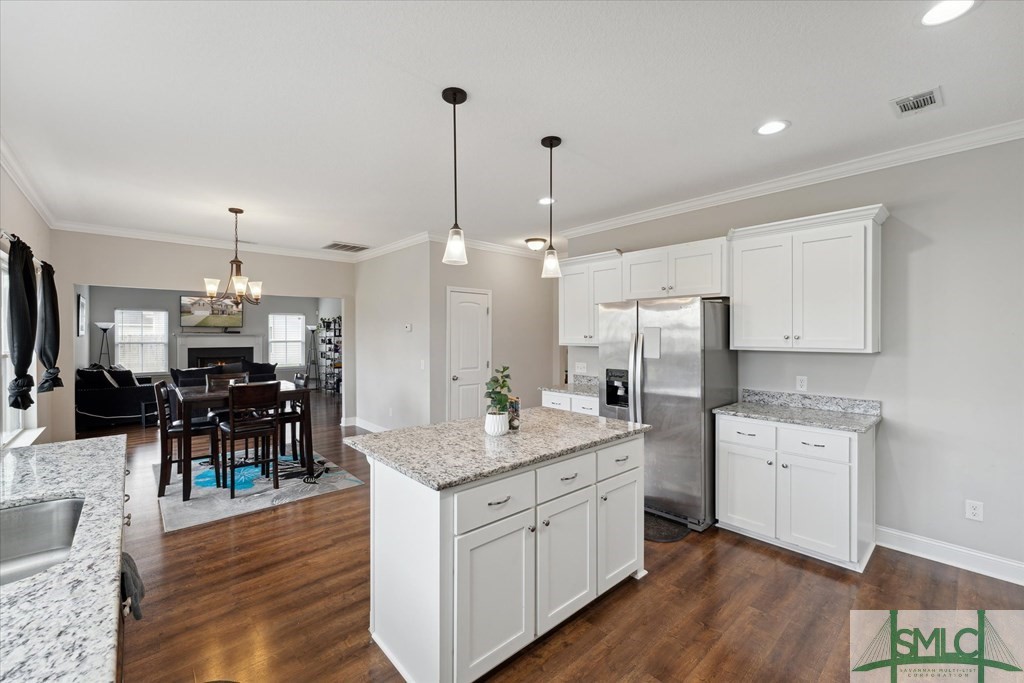 117 SE Allen Rawls Way