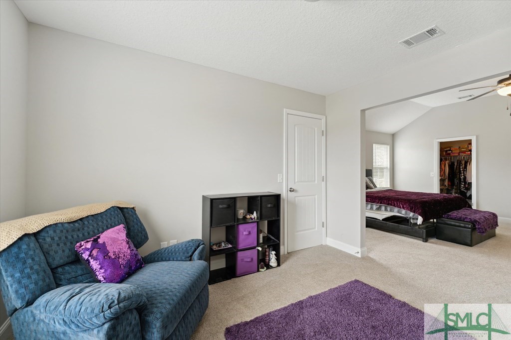 117 SE Allen Rawls Way