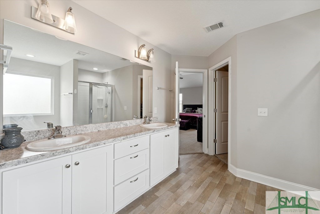 117 SE Allen Rawls Way