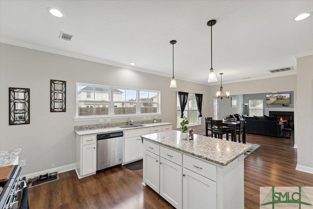 117 SE Allen Rawls Way