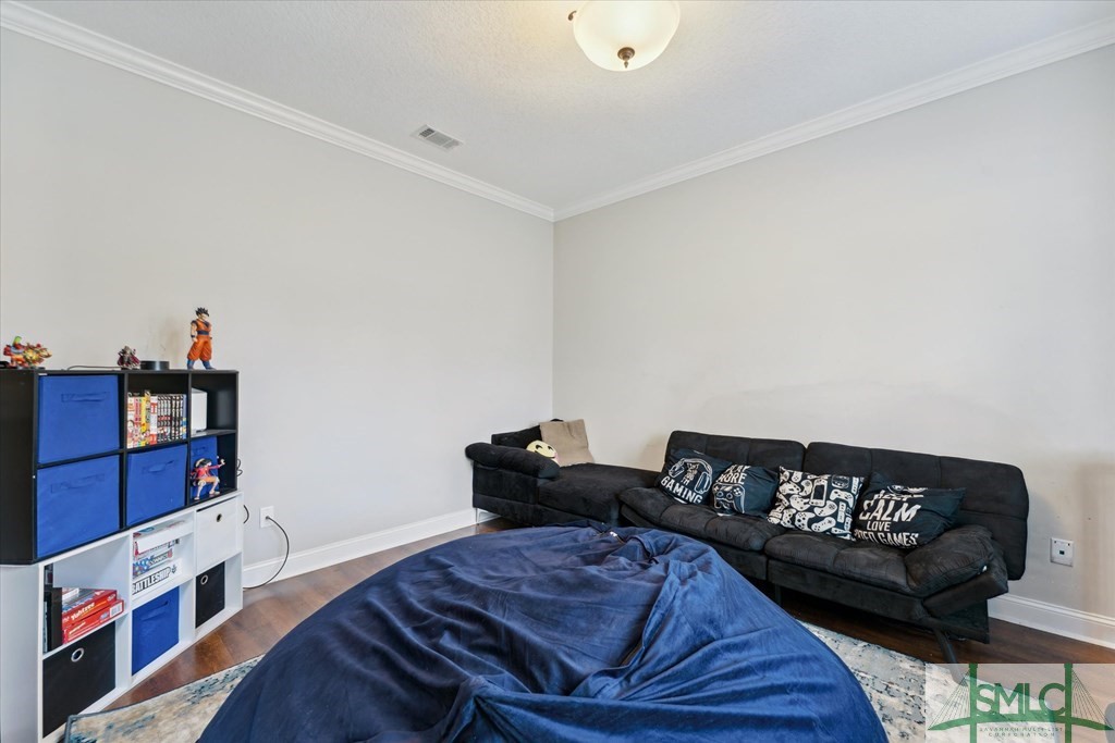 117 SE Allen Rawls Way