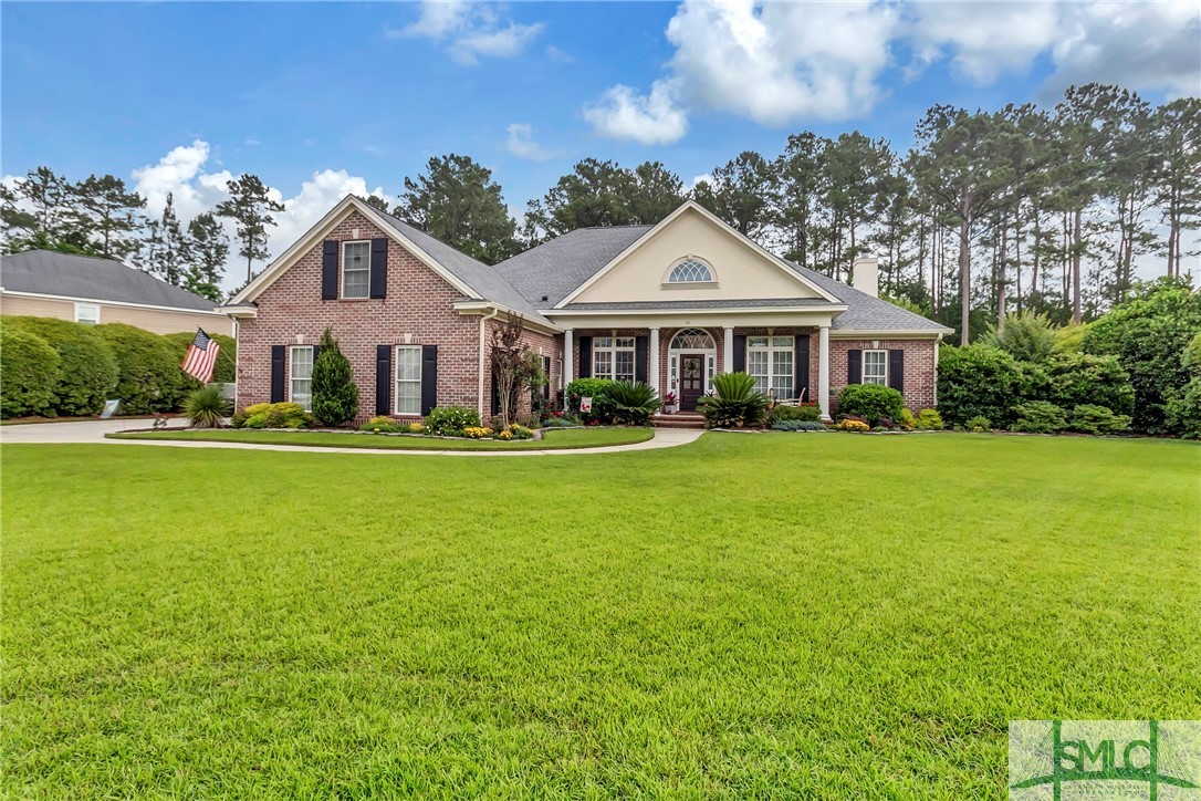 33 Lake Heron Court W