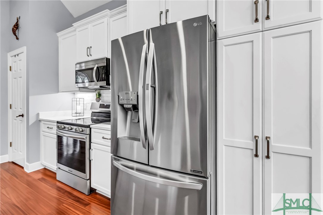 33 Lake Heron Court W