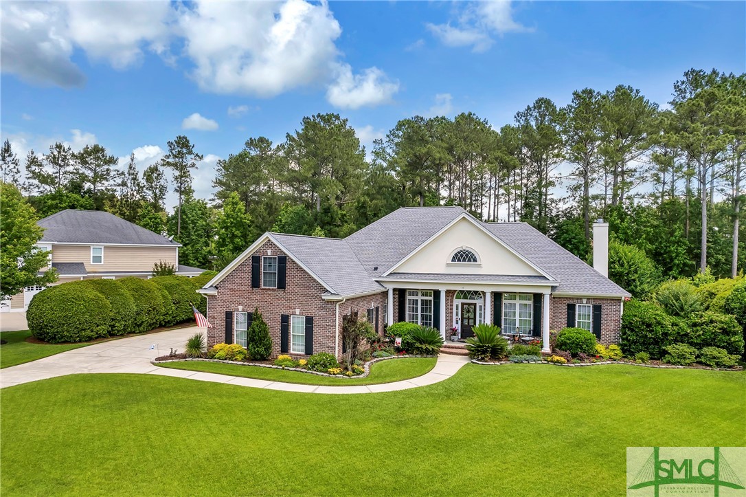 33 Lake Heron Court W