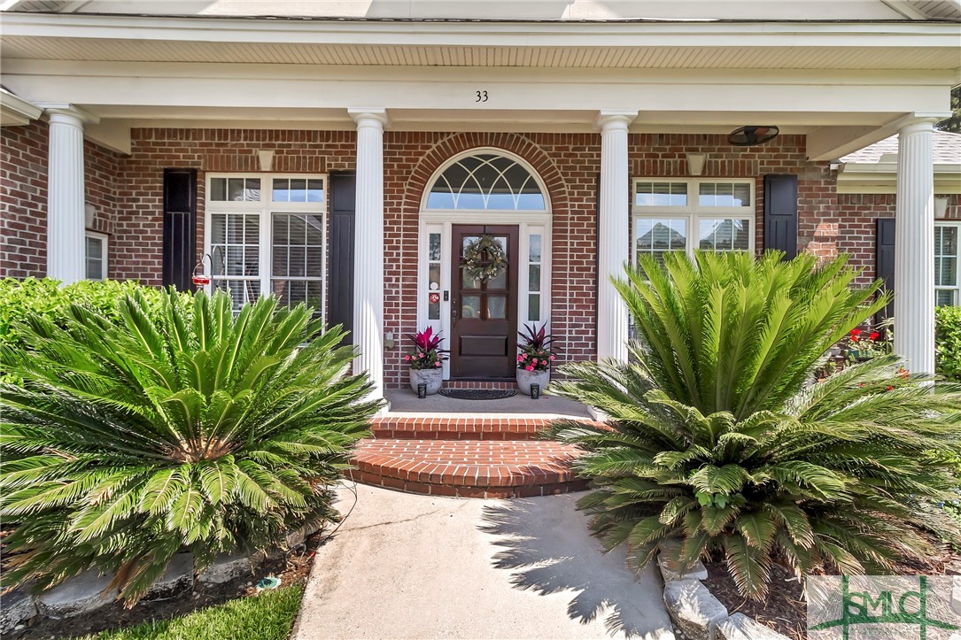 33 Lake Heron Court W