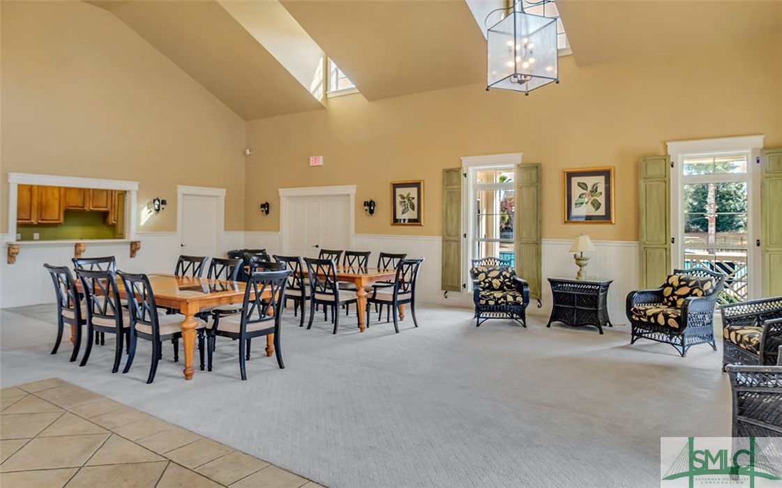 33 Lake Heron Court W