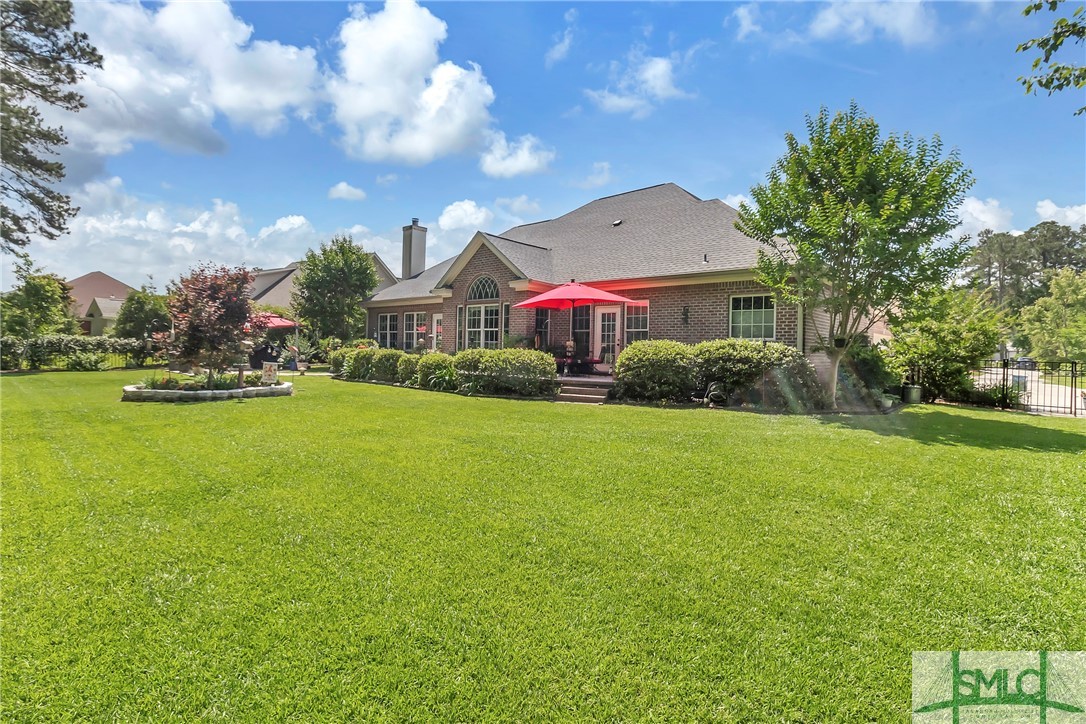 33 Lake Heron Court W