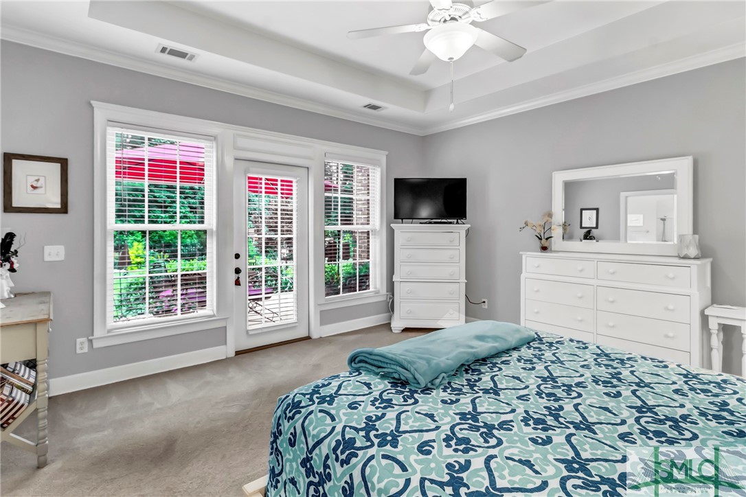 33 Lake Heron Court W