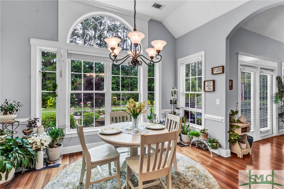 33 Lake Heron Court W