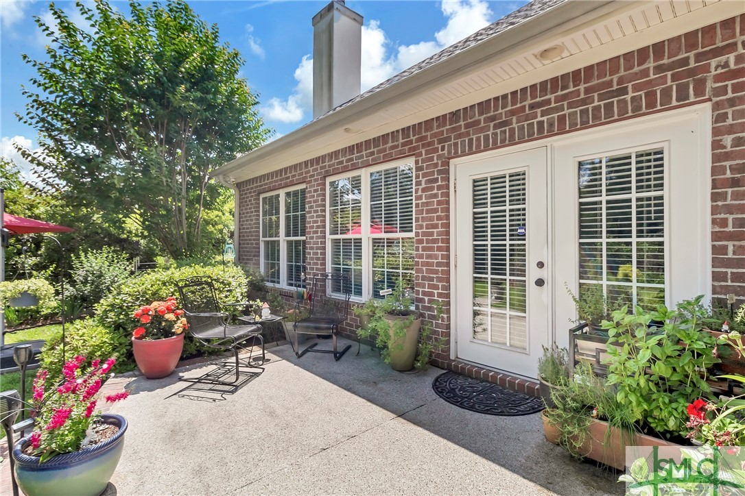 33 Lake Heron Court W