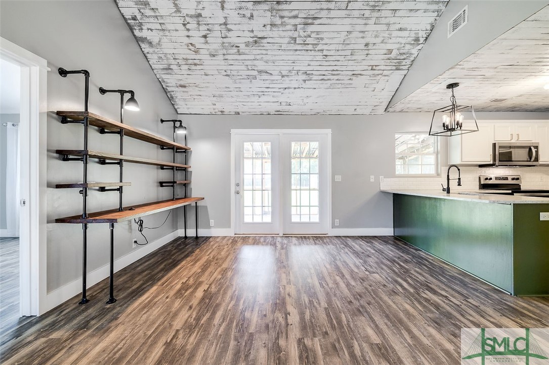 211 Middle Creek Road