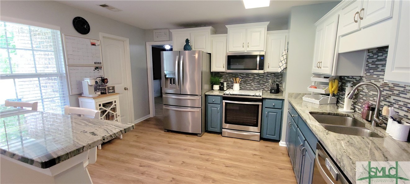 220 Creekside Circle