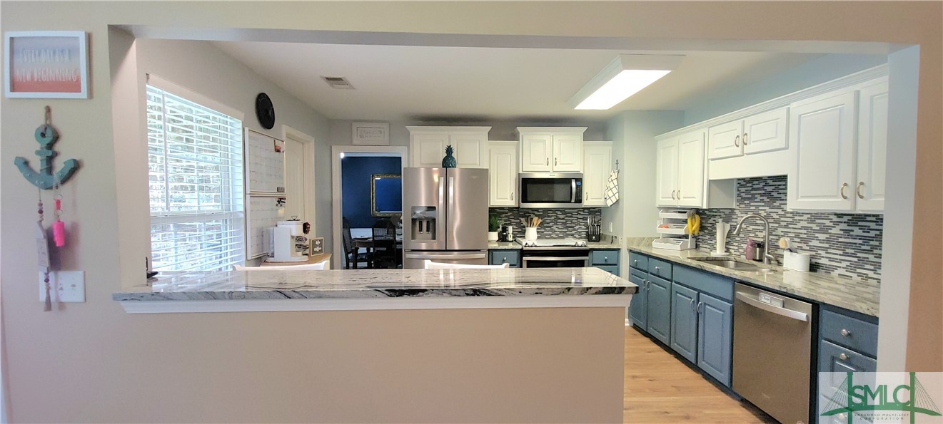 220 Creekside Circle