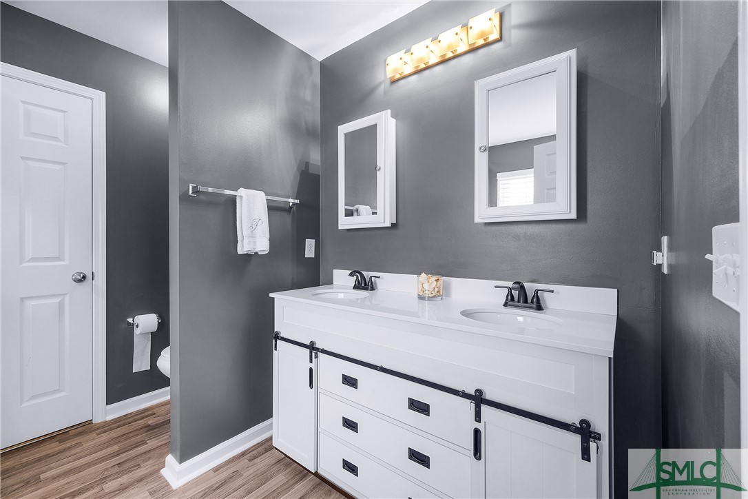 4 Timber Crest Court