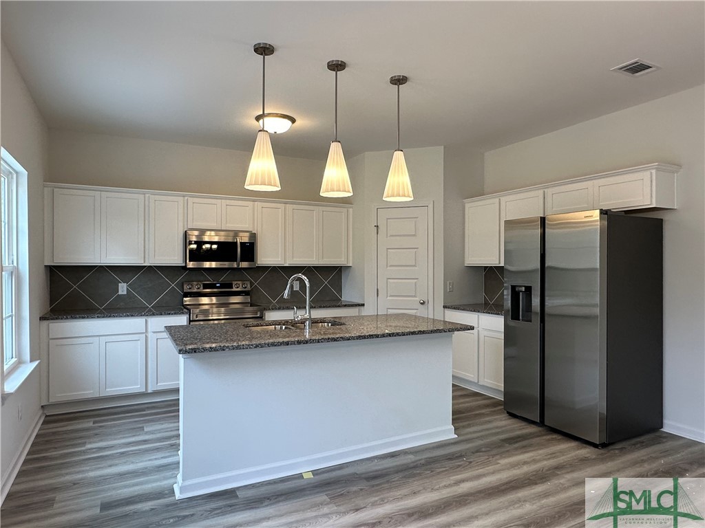 112 Renwick Loop