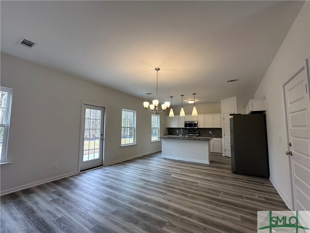 112 Renwick Loop