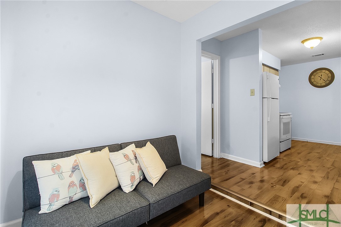 1401 King George Boulevard 16