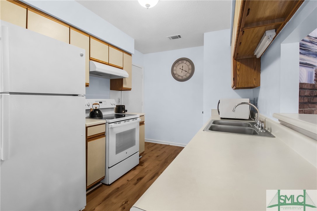 1401 King George Boulevard 16