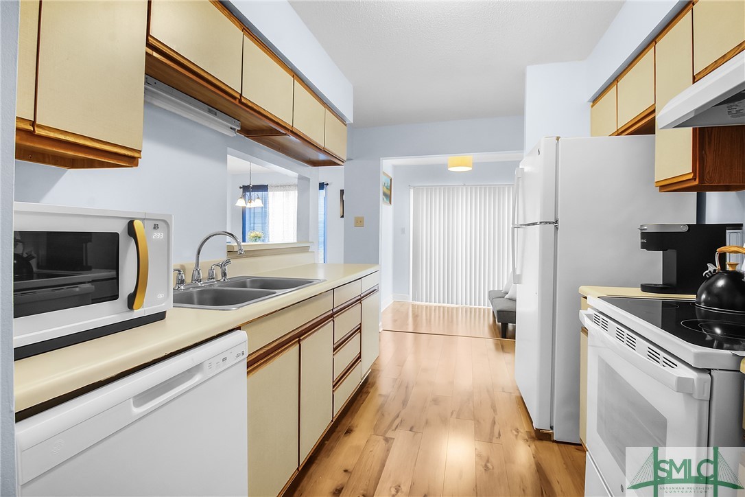 1401 King George Boulevard 16