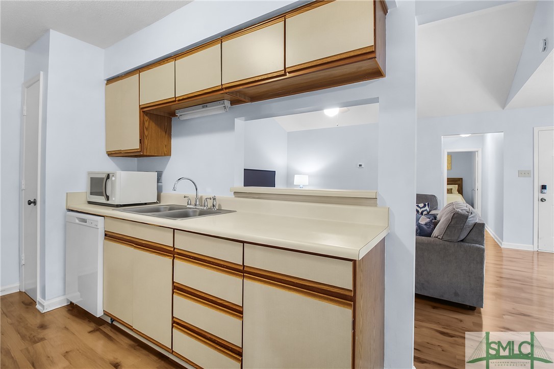 1401 King George Boulevard 16