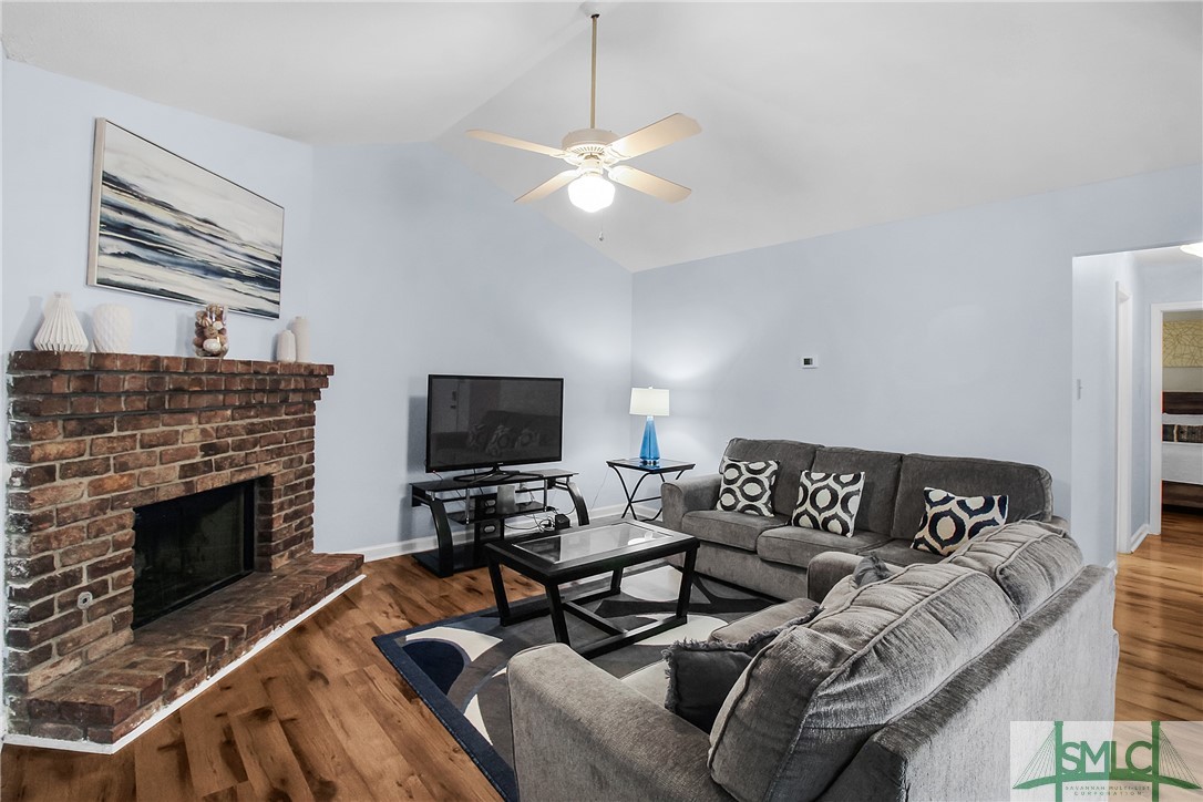 1401 King George Boulevard 16
